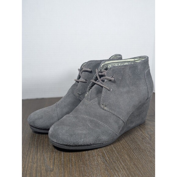 Toms Desert Wedge Heels Ankle Booties Womens 9.5 Gray Suede Lace Up Classic Logo - Picture 1 of 14